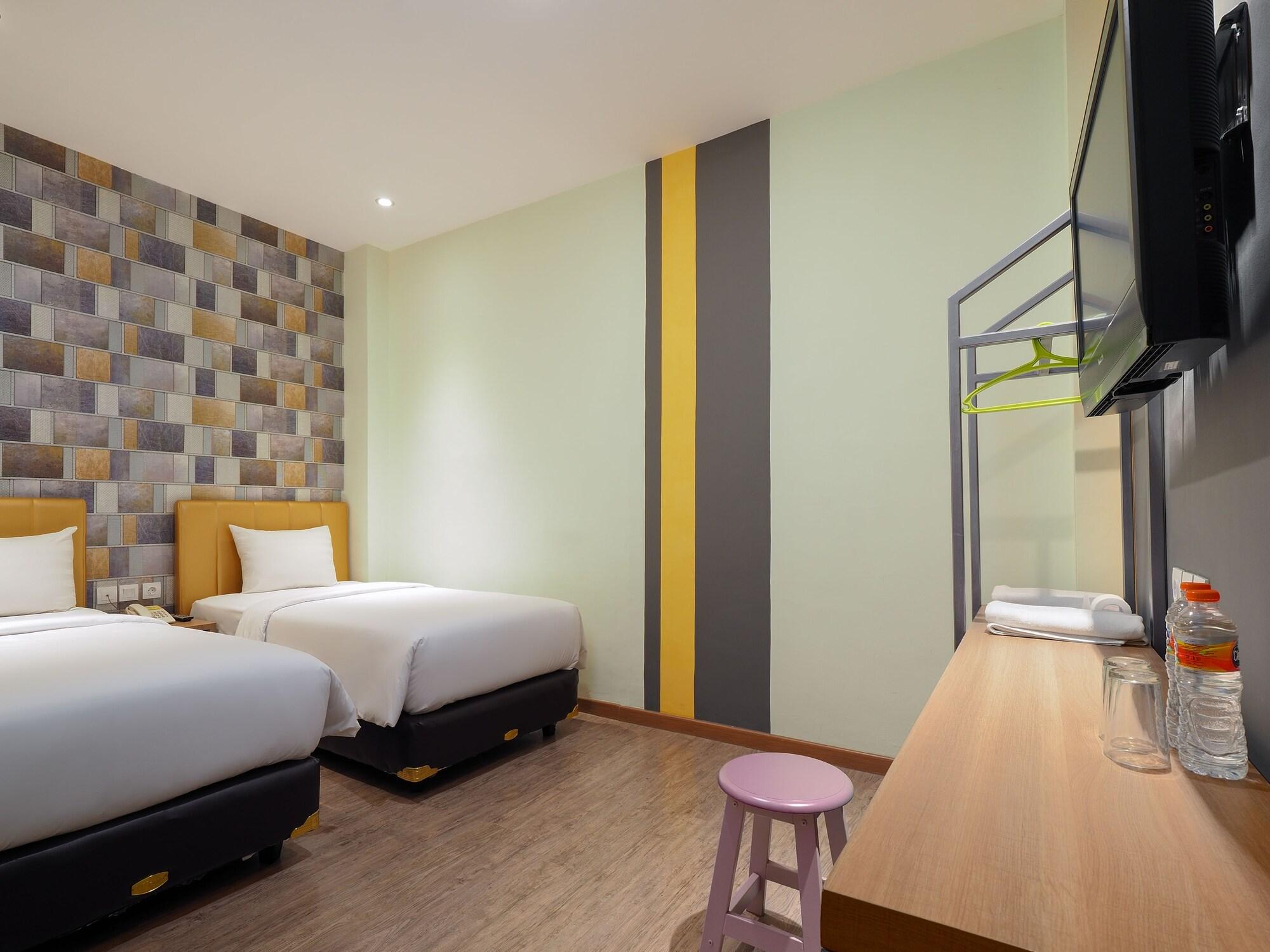 Kama Hotel Medan Exterior photo